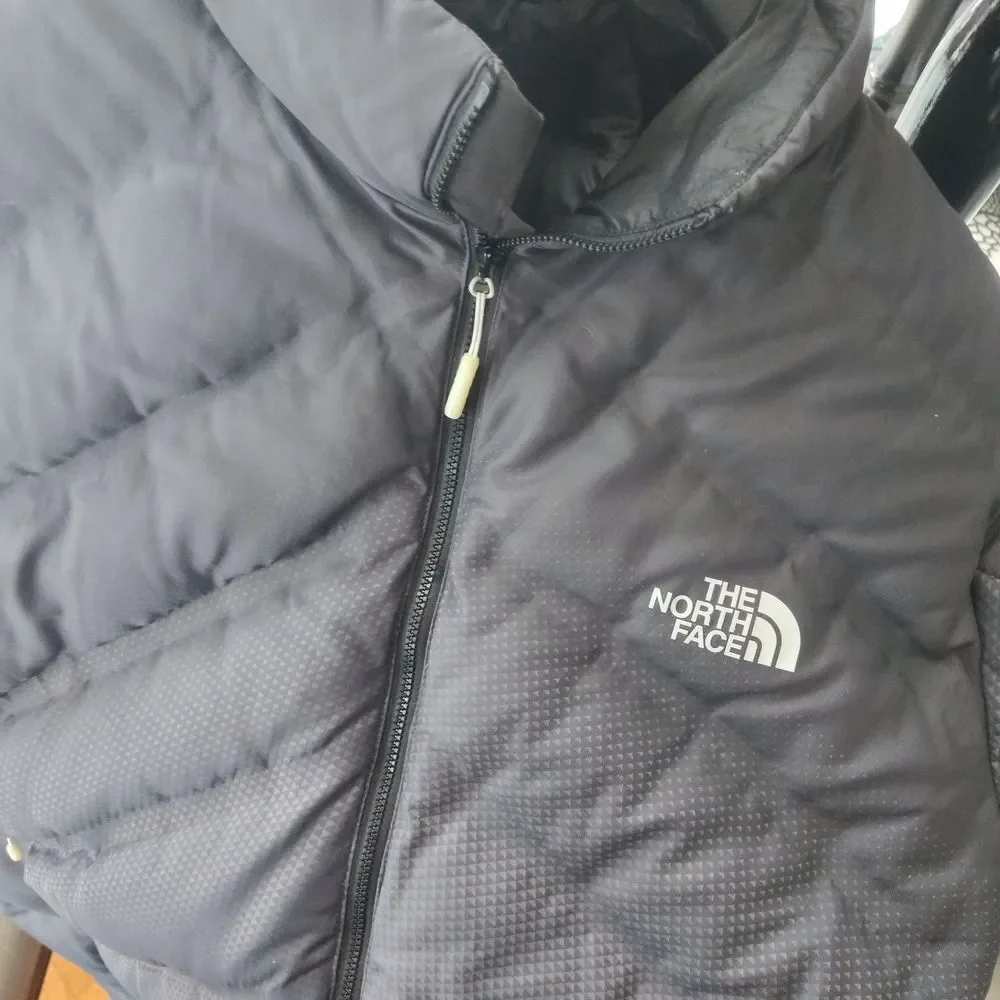 The North Face Men's Dark Gray Down Puffer Jacket. Large